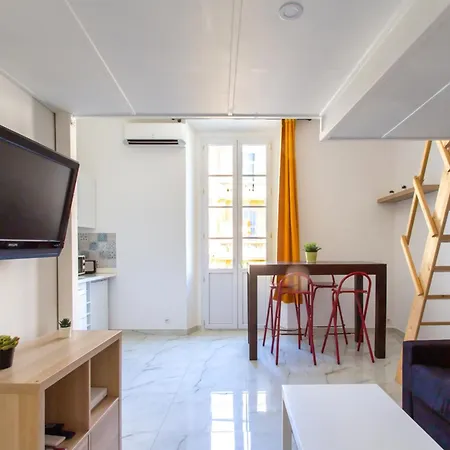 Gioffredo Furnished Flat דירה
